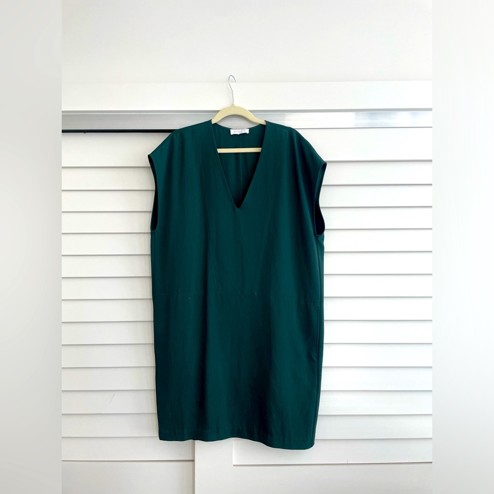 SALE!! Everlane Green Short sleeves Midi Dress Size 10